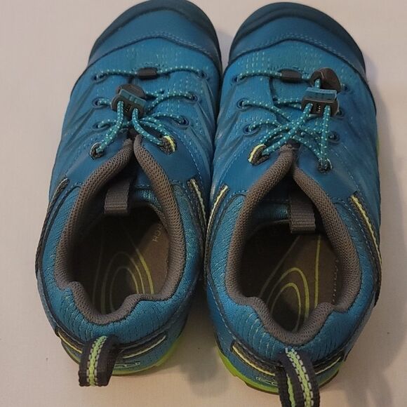 - Girls Keen waterproof shoes size 2 - Picture 2 of 6